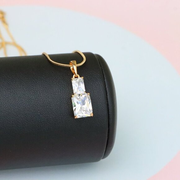 "Elegant White Pendant with Sparkling Stones in Gold-Plated Finish, XPPT1805 - Picture 7 of 13